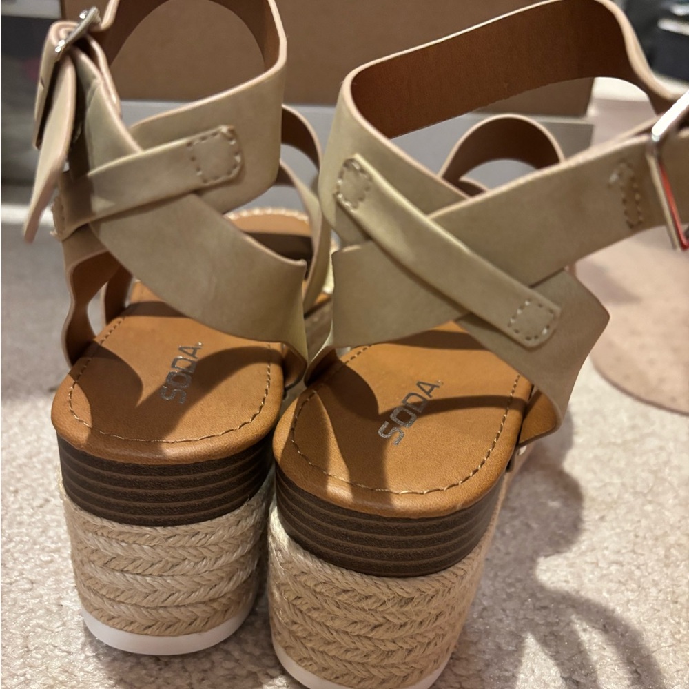 NEW Dolce Vita Espadrille Wedge Sandals - Picture 3 of 6